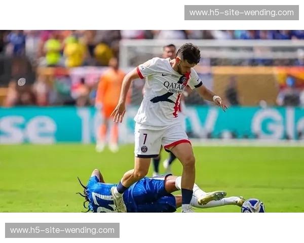 门德斯压上留下巨大空当 巴黎边后卫助攻与防守失衡